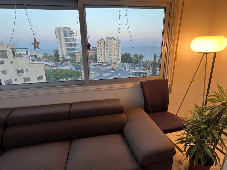Seaview, 1 Bedroom Apt With A Pool Lemesós Eksteriør bilde