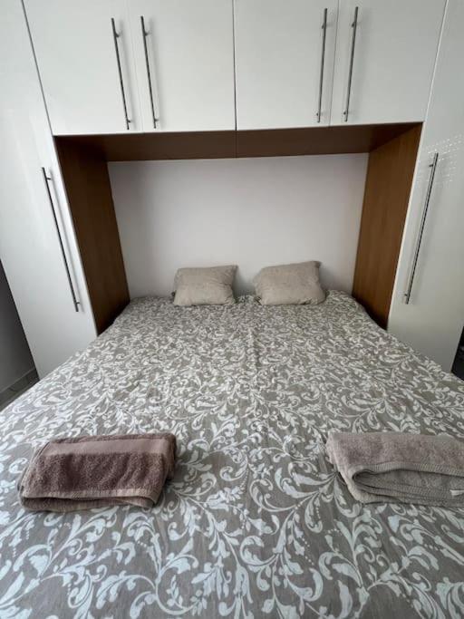 Seaview, 1 Bedroom Apt With A Pool Lemesós Eksteriør bilde